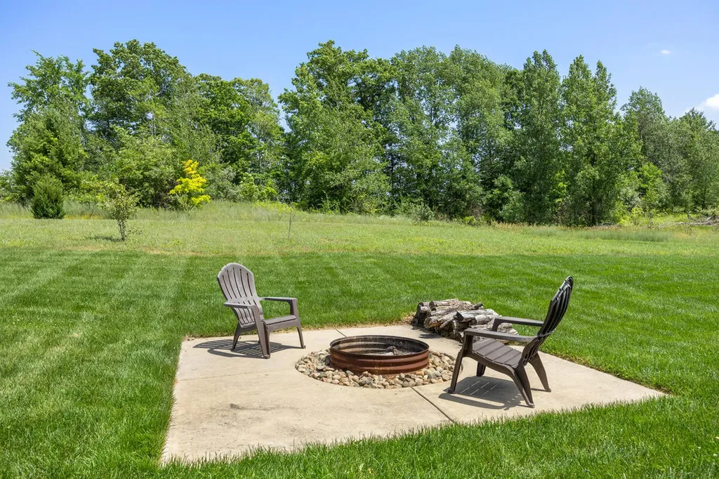 5242 N Point Drive Pierson Township MI 49339