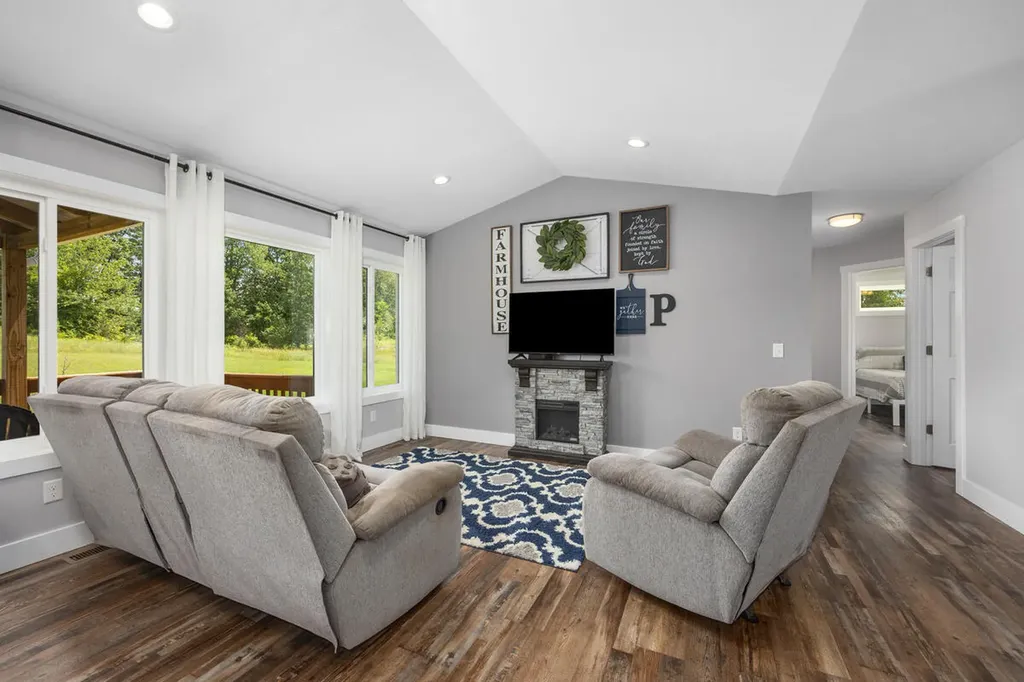 5242 N Point Drive Pierson Township MI 49339