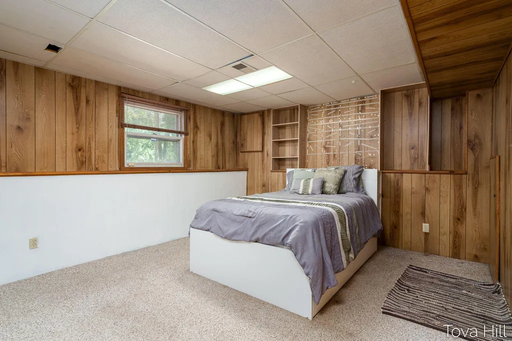 1111 Bretton Drive Kalamazoo Charter Township MI 49006