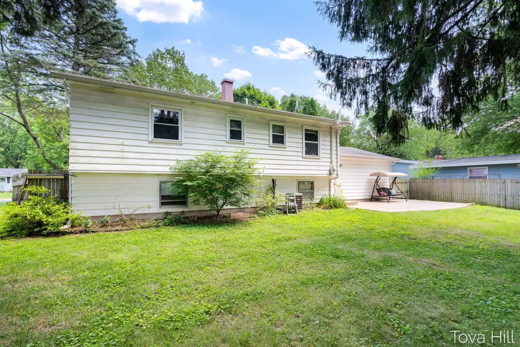 1111 Bretton Drive Kalamazoo Charter Township MI 49006