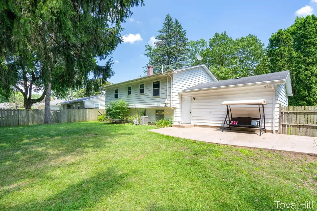 1111 Bretton Drive Kalamazoo Charter Township MI 49006