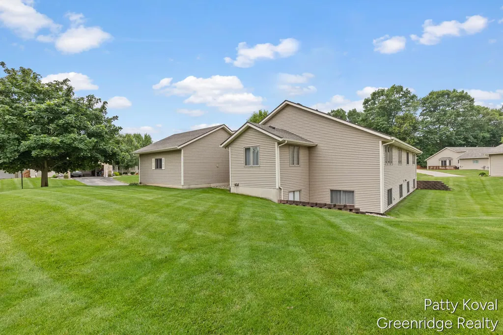 447 Falcon Drive Wayland City MI 49348