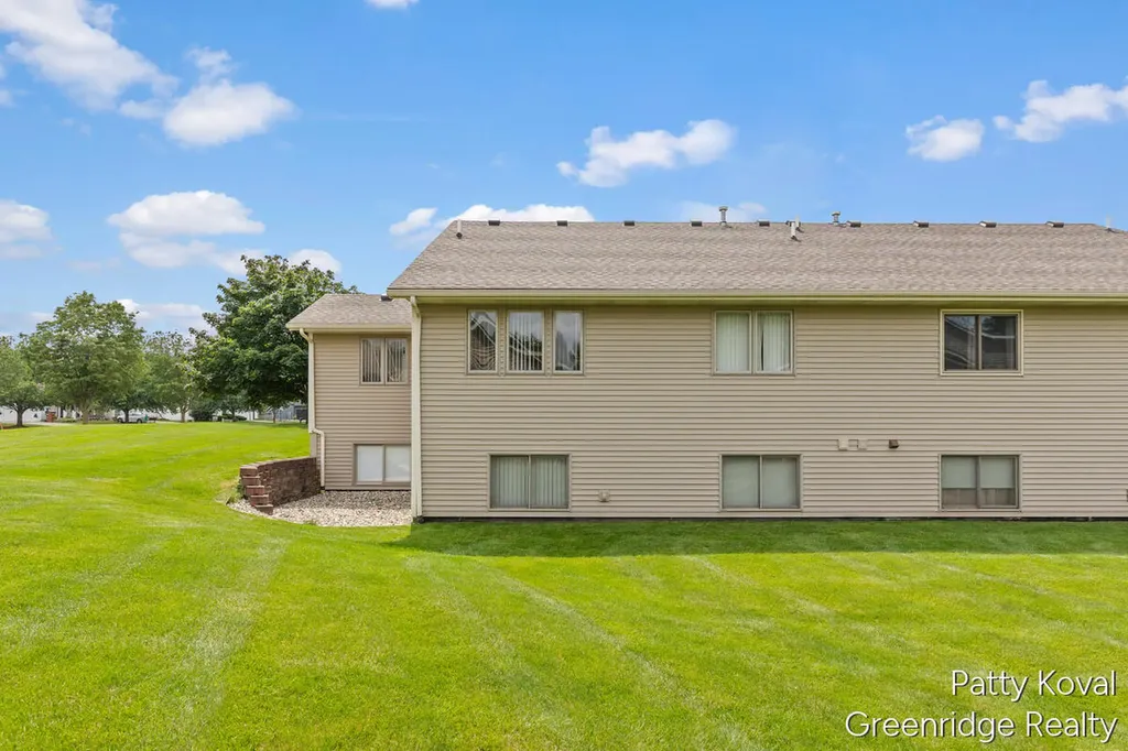447 Falcon Drive Wayland City MI 49348