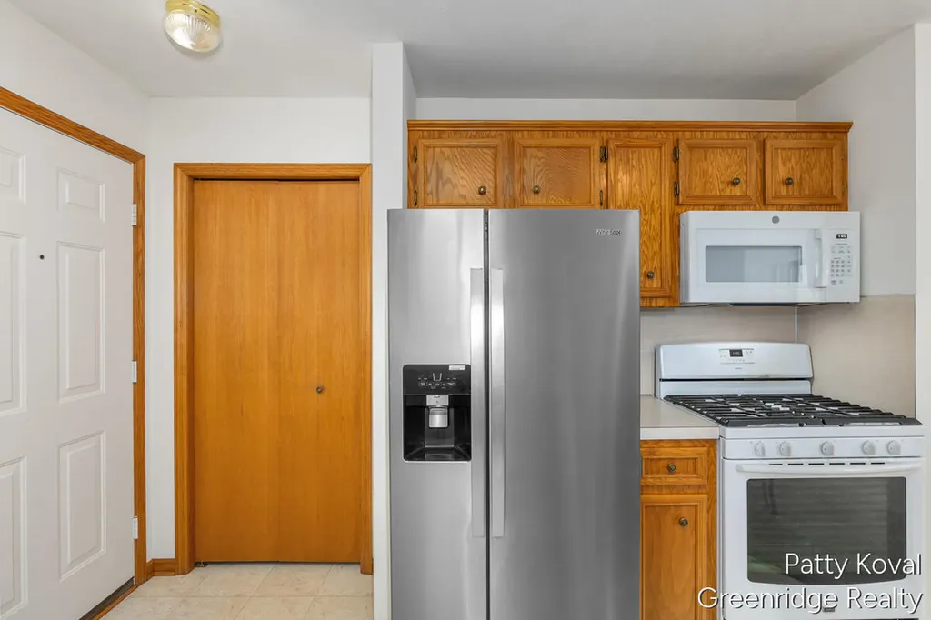 447 Falcon Drive Wayland City MI 49348