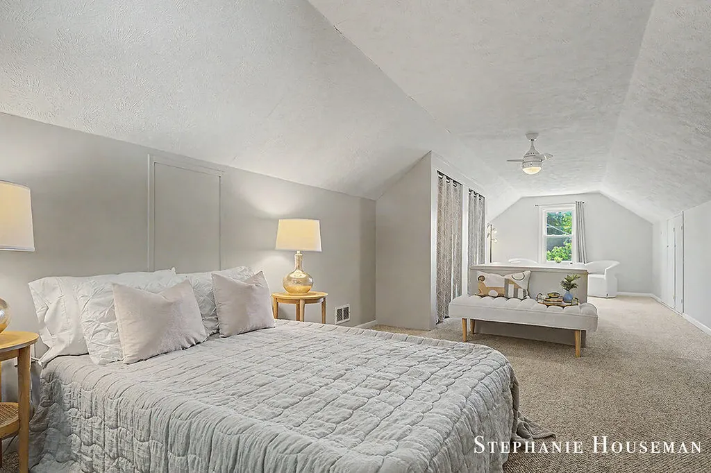 933 Mayhew Wood Drive SE Grand Rapids City MI 49507