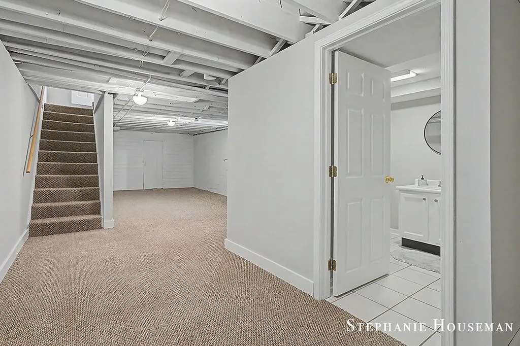 933 Mayhew Wood Drive SE Grand Rapids City MI 49507