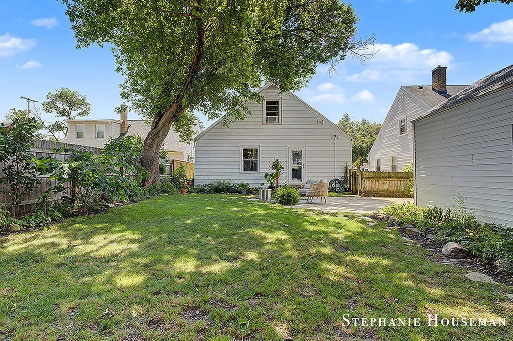 933 Mayhew Wood Drive SE Grand Rapids City MI 49507
