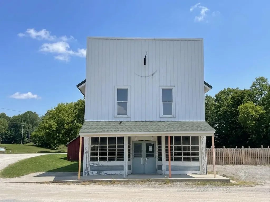 10978 E 8 Mile Road Dover Township MI 49656