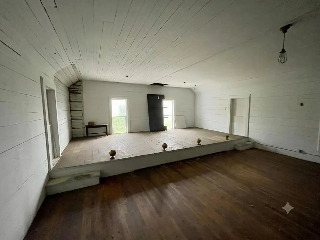10978 E 8 Mile Road Dover Township MI 49656
