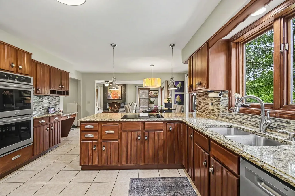 1878 Glenvale Drive SW Wyoming City MI 49519