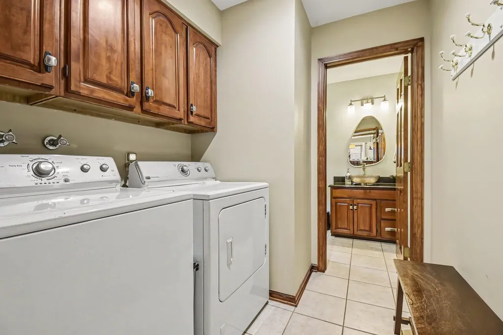 1878 Glenvale Drive SW Wyoming City MI 49519