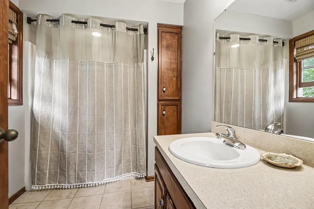 1878 Glenvale Drive SW Wyoming City MI 49519
