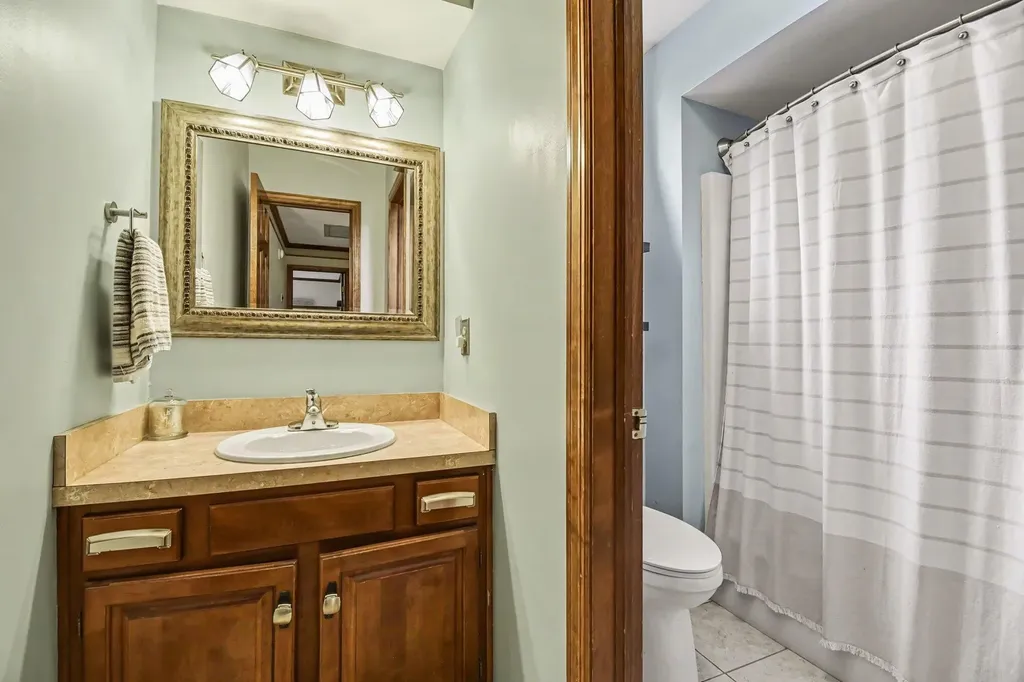 1878 Glenvale Drive SW Wyoming City MI 49519