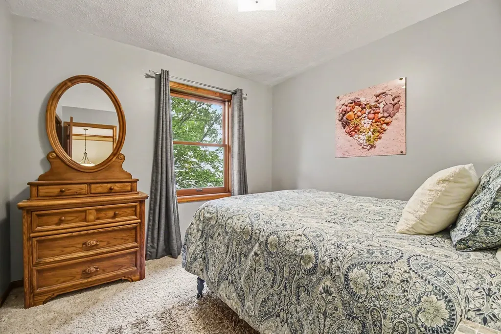 1878 Glenvale Drive SW Wyoming City MI 49519