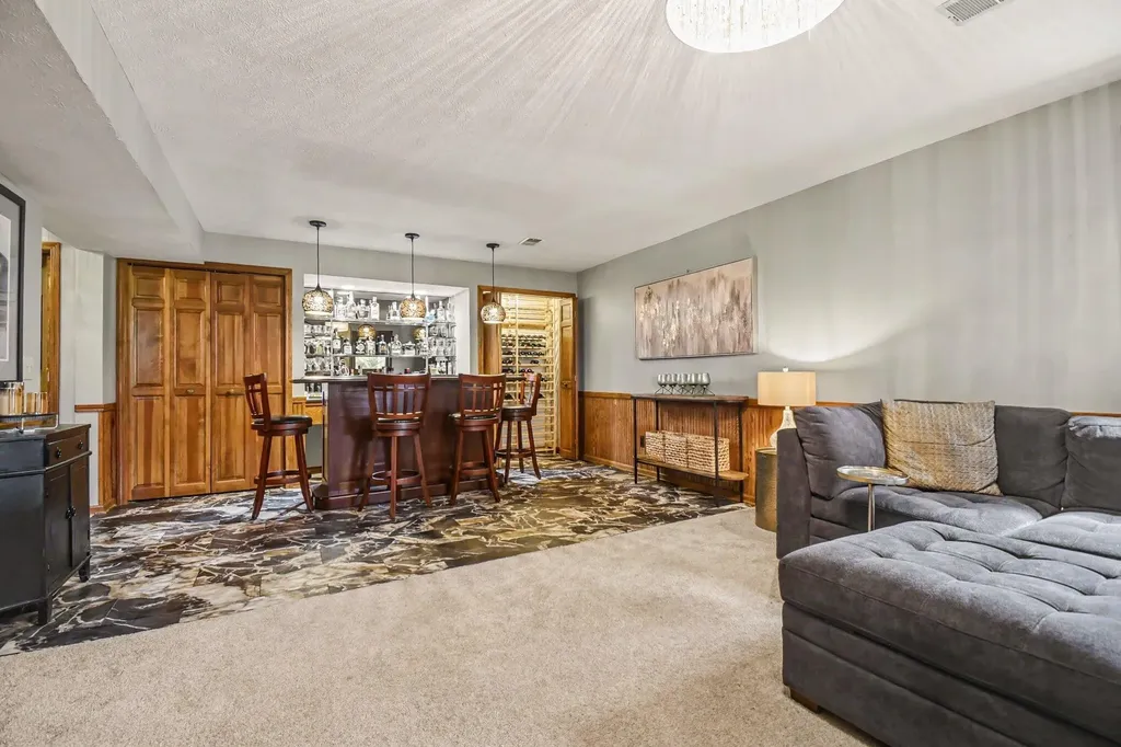 1878 Glenvale Drive SW Wyoming City MI 49519