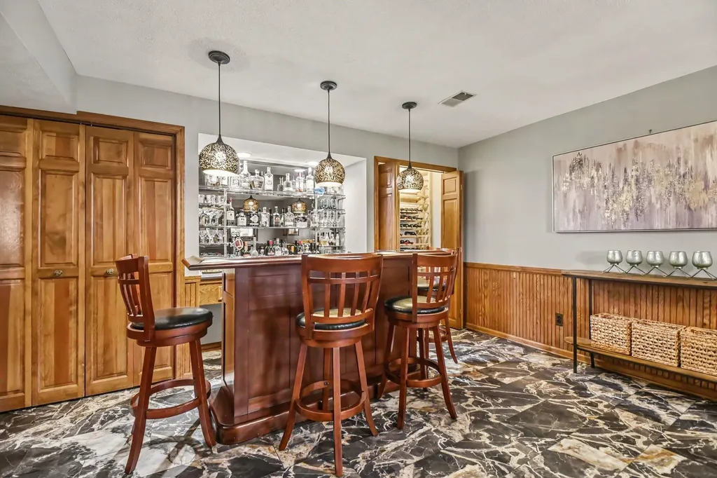 1878 Glenvale Drive SW Wyoming City MI 49519