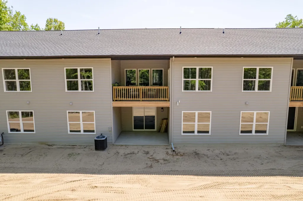 17426 Ridge Avenue Ferrysburg City MI 49409