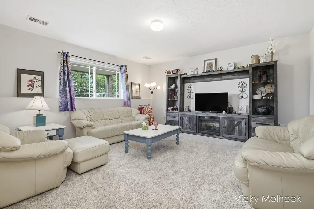 335 E North Street Hastings City MI 49058