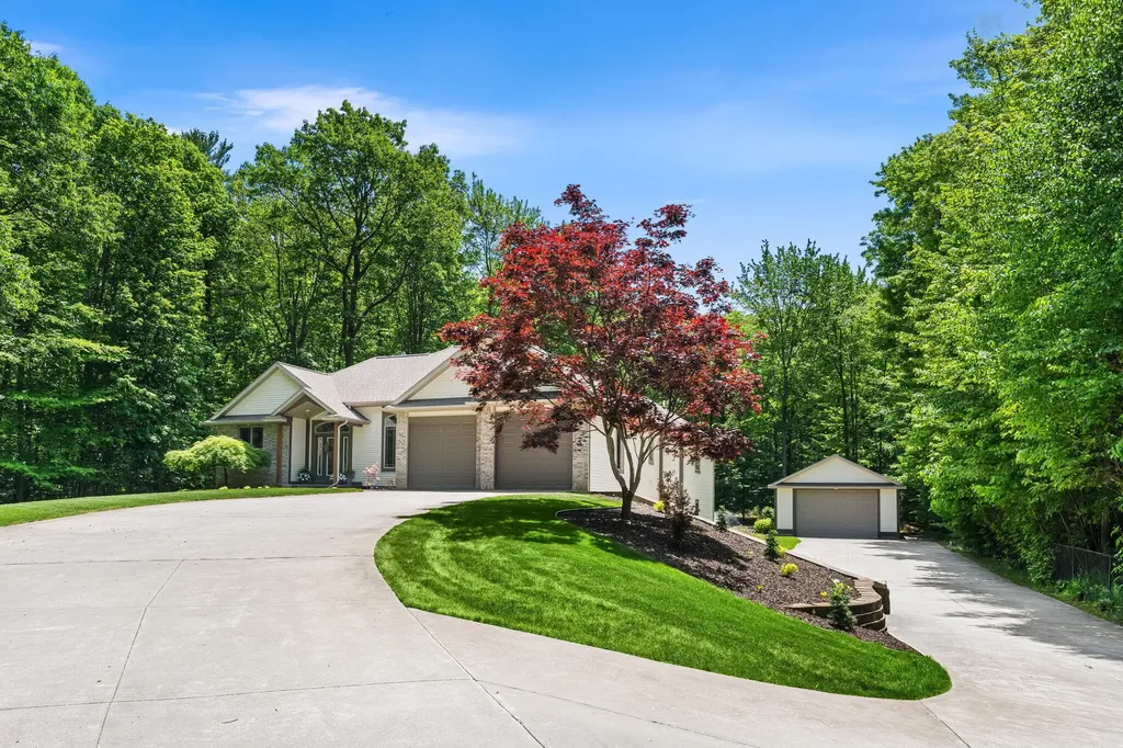 16528 Hemlock Drive Spring Lake Township MI 49456