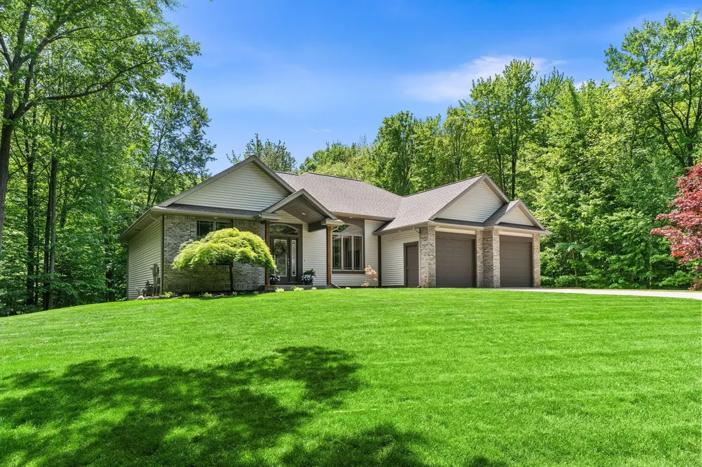 16528 Hemlock Drive Spring Lake Township MI 49456