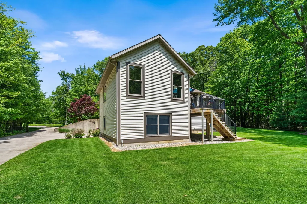 16528 Hemlock Drive Spring Lake Township MI 49456