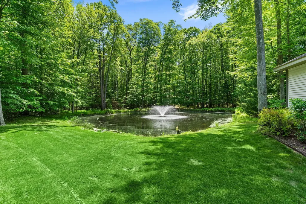 16528 Hemlock Drive Spring Lake Township MI 49456