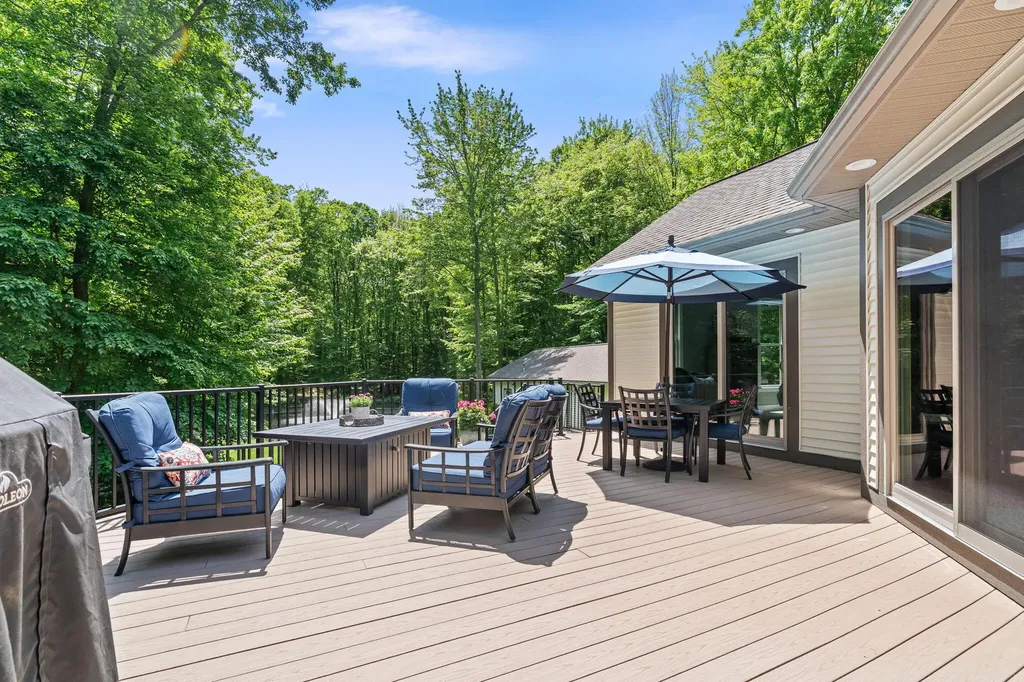 16528 Hemlock Drive Spring Lake Township MI 49456