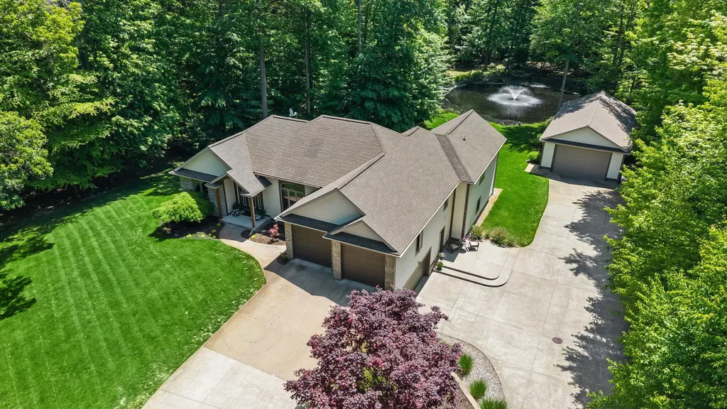 16528 Hemlock Drive Spring Lake Township MI 49456