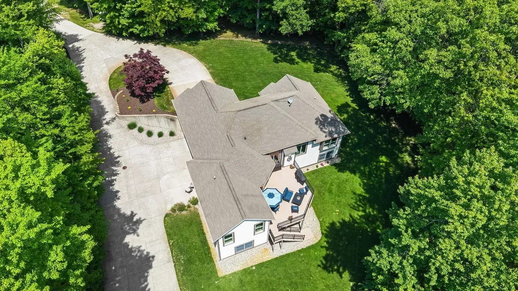 16528 Hemlock Drive Spring Lake Township MI 49456