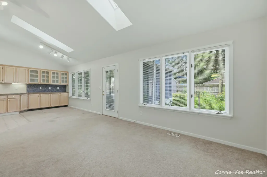 736 Halena Street NE Grand Rapids City MI 49505