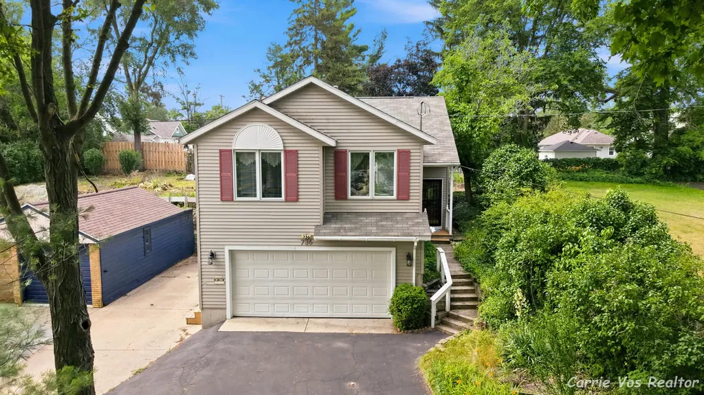 736 Halena Street NE Grand Rapids City MI 49505