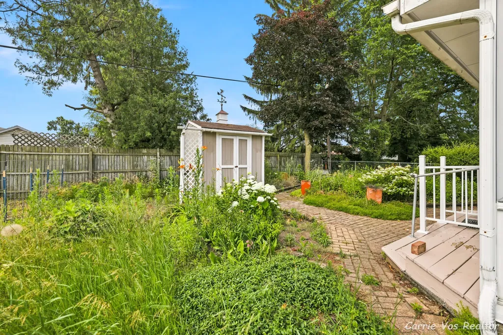 736 Halena Street NE Grand Rapids City MI 49505