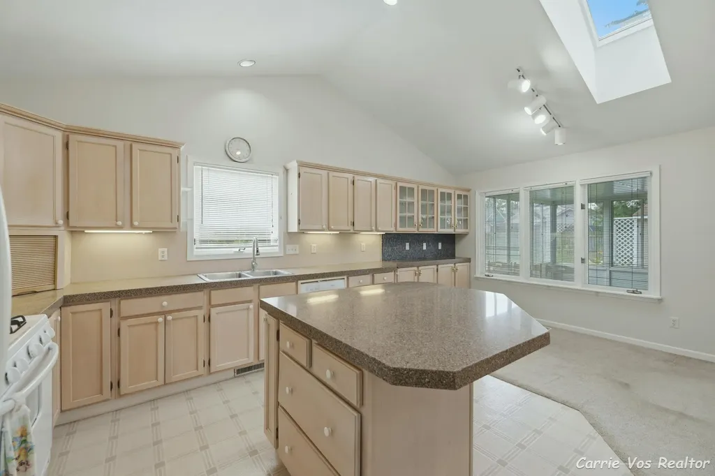 736 Halena Street NE Grand Rapids City MI 49505