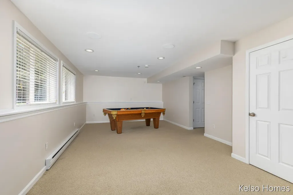 2222 Beatrice Drive NE Grand Rapids Charter Township MI 49505