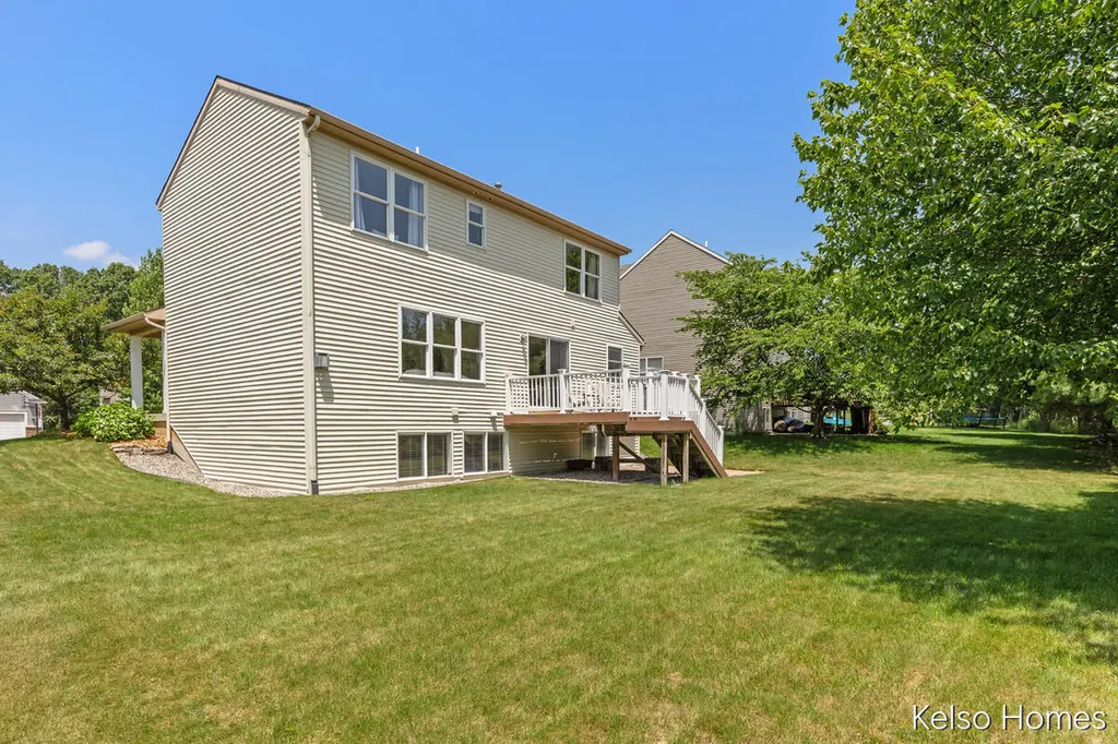 2222 Beatrice Drive NE Grand Rapids Charter Township MI 49505