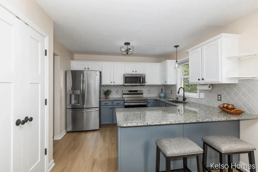 2222 Beatrice Drive NE Grand Rapids Charter Township MI 49505