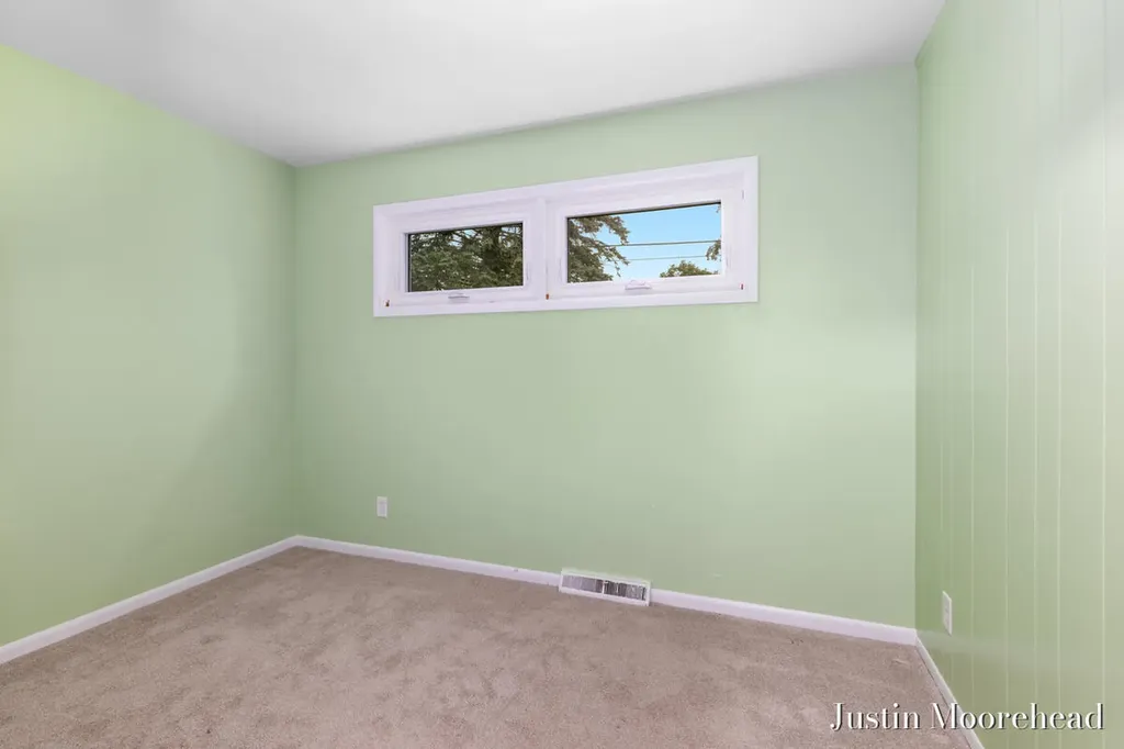 1552 41st Street SW Wyoming City MI 49509