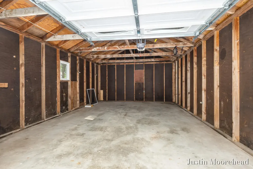 1552 41st Street SW Wyoming City MI 49509