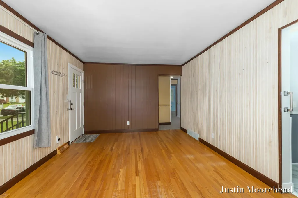 1552 41st Street SW Wyoming City MI 49509