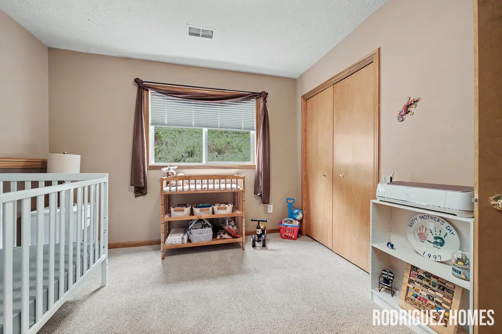 2007 Sandrel Drive NE Grand Rapids Charter Township MI 49505