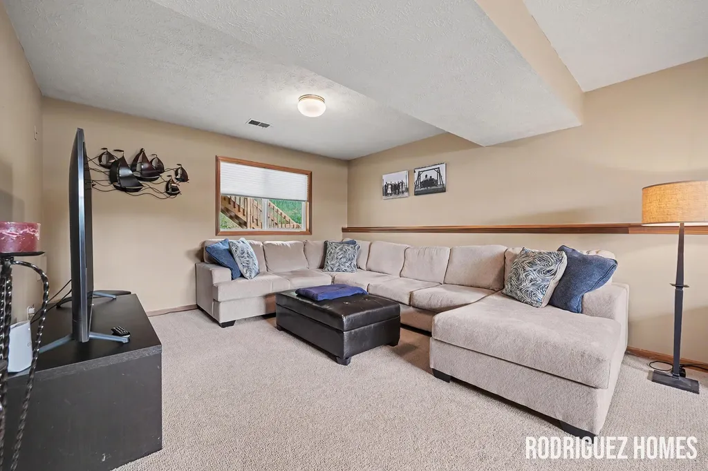2007 Sandrel Drive NE Grand Rapids Charter Township MI 49505