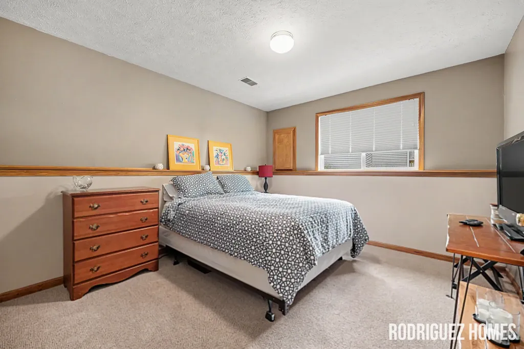 2007 Sandrel Drive NE Grand Rapids Charter Township MI 49505