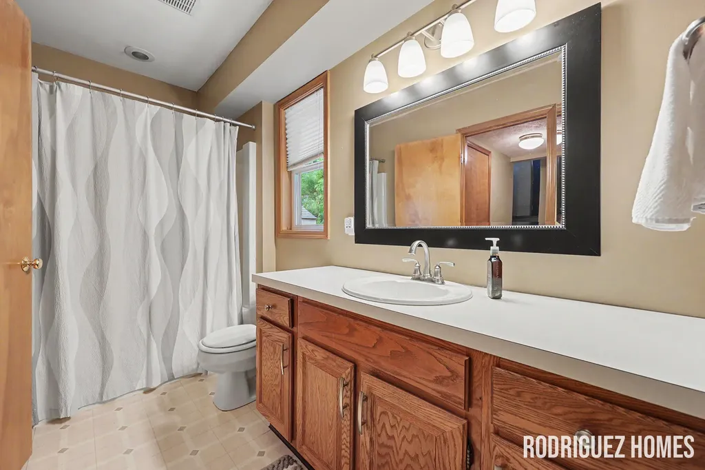 2007 Sandrel Drive NE Grand Rapids Charter Township MI 49505