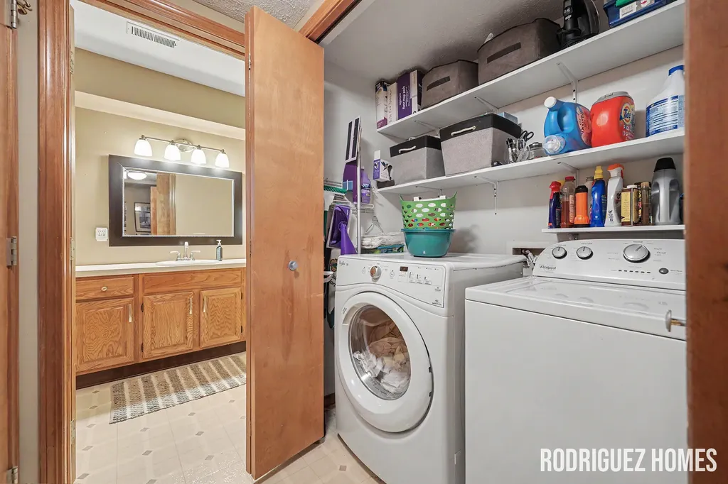2007 Sandrel Drive NE Grand Rapids Charter Township MI 49505
