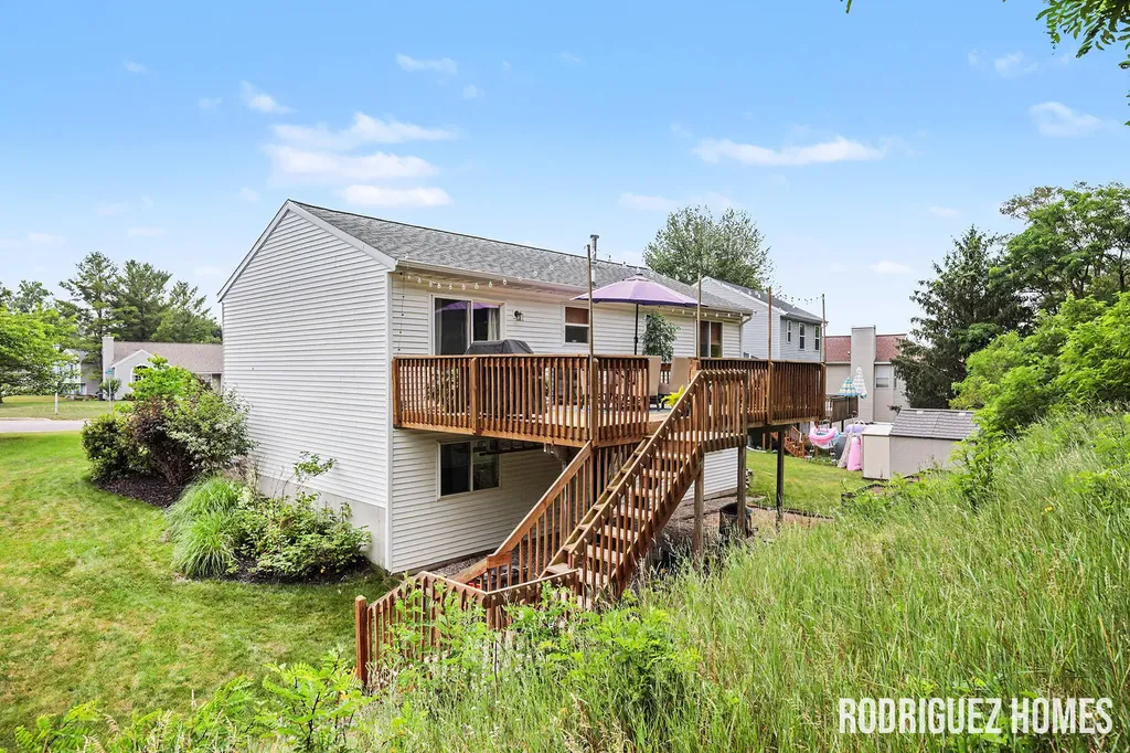 2007 Sandrel Drive NE Grand Rapids Charter Township MI 49505