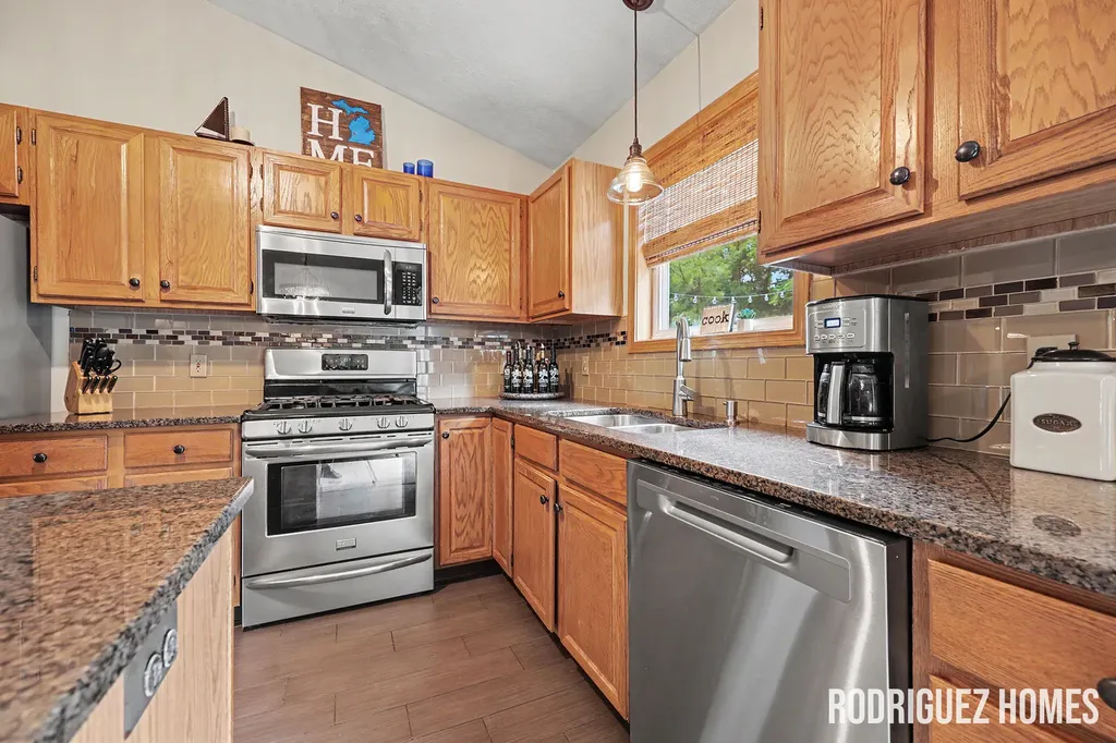 2007 Sandrel Drive NE Grand Rapids Charter Township MI 49505