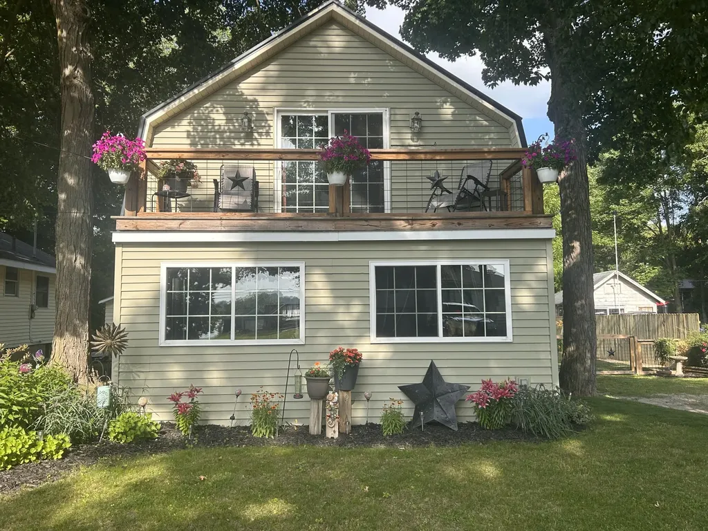 2625 Lansing Street Crystal Township MI 48818