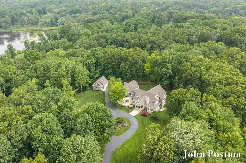 6605 Avonlea Court SE Cascade Charter Township MI 49546