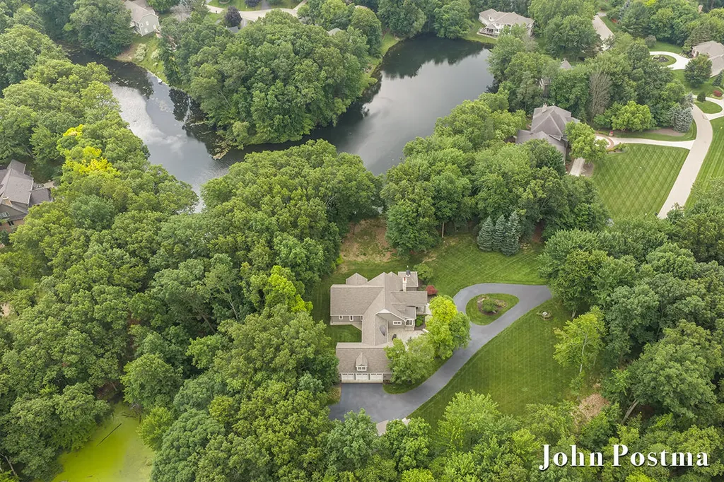 6605 Avonlea Court SE Cascade Charter Township MI 49546