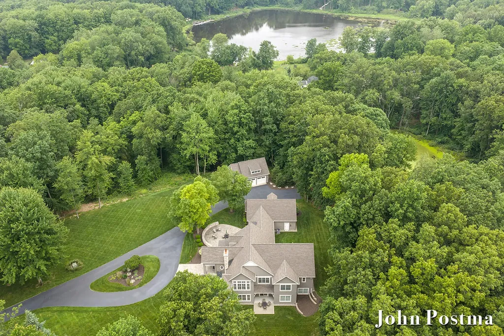 6605 Avonlea Court SE Cascade Charter Township MI 49546